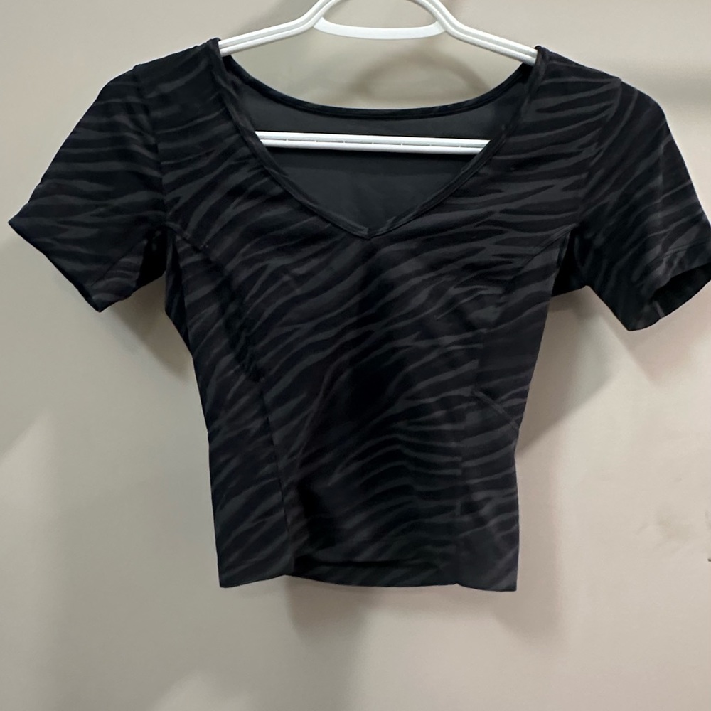 Lululemon crop T-shirt